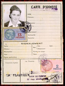 Documentation for a false identity: Simone Weil [LCID: 1998z08j]